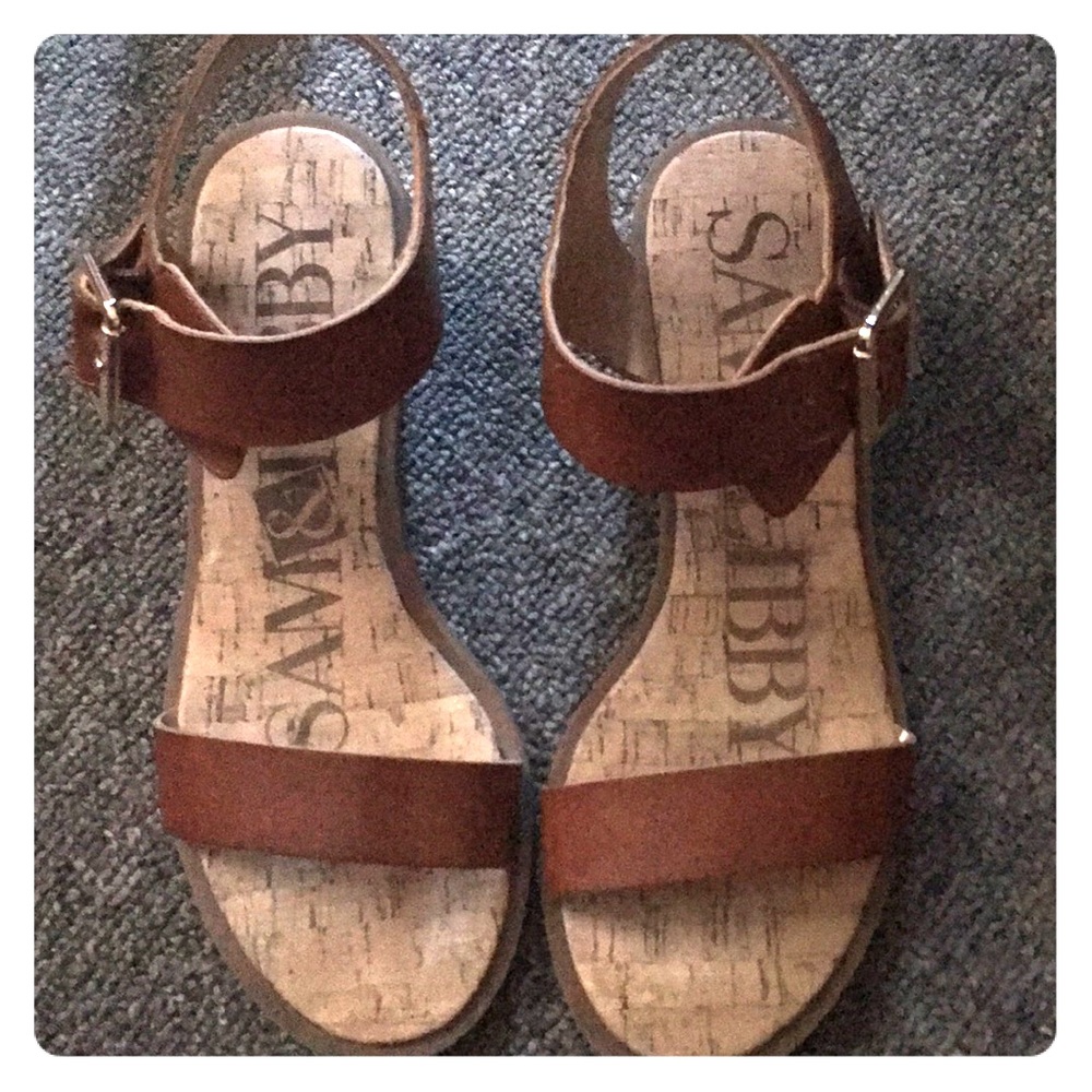 Cute sandals!👡